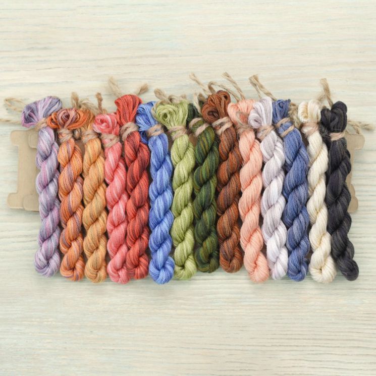 НМул-АСЧ-3401 Набор ниток OwlForest для схемы «Алиса в Стране Чудес» (DMC) цветной вариант, 40 каунт в 1 нить